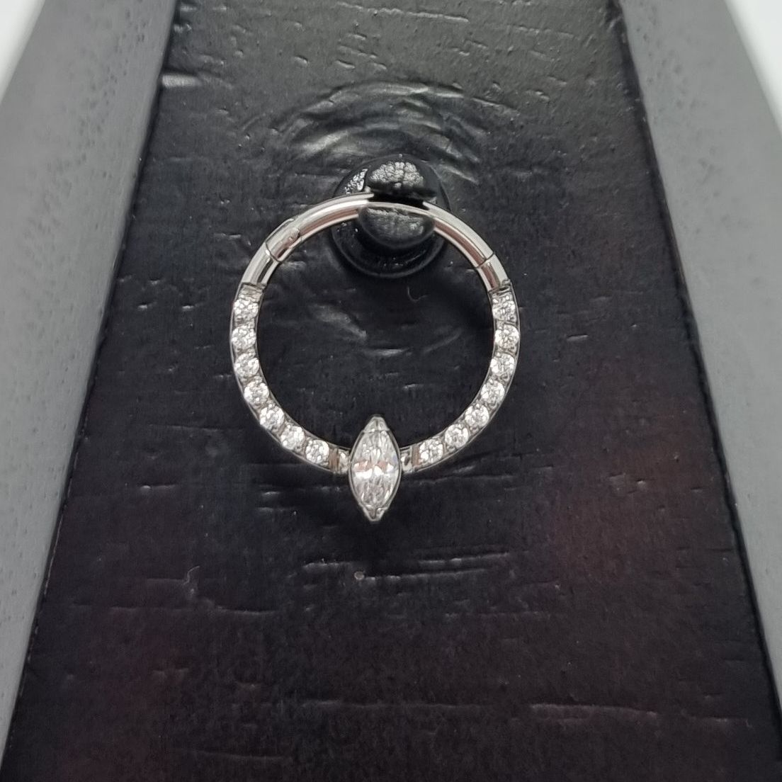 Single Crystal & Pavè Set Hinged Ring 10mm