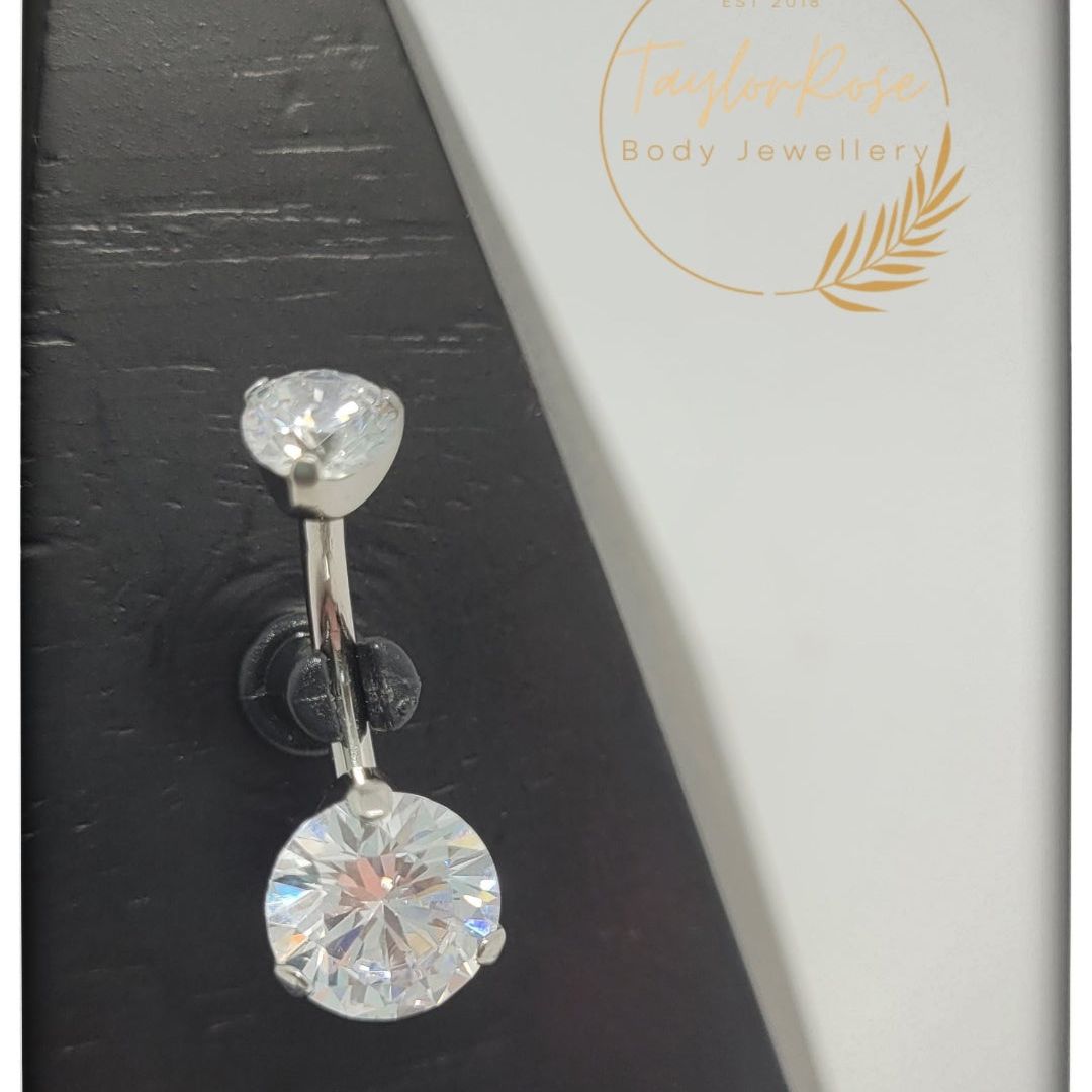 *Navel Curve Clear Prong Set Cubic Zirconi