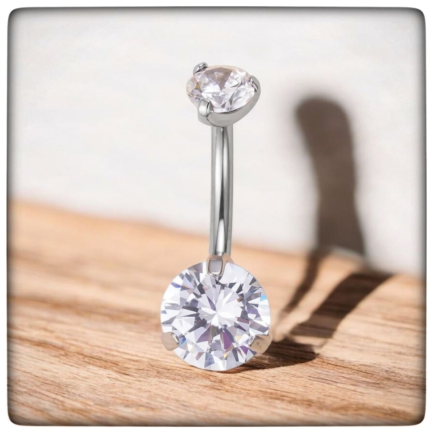 *Navel Curve Clear Prong Set Cubic Zirconi