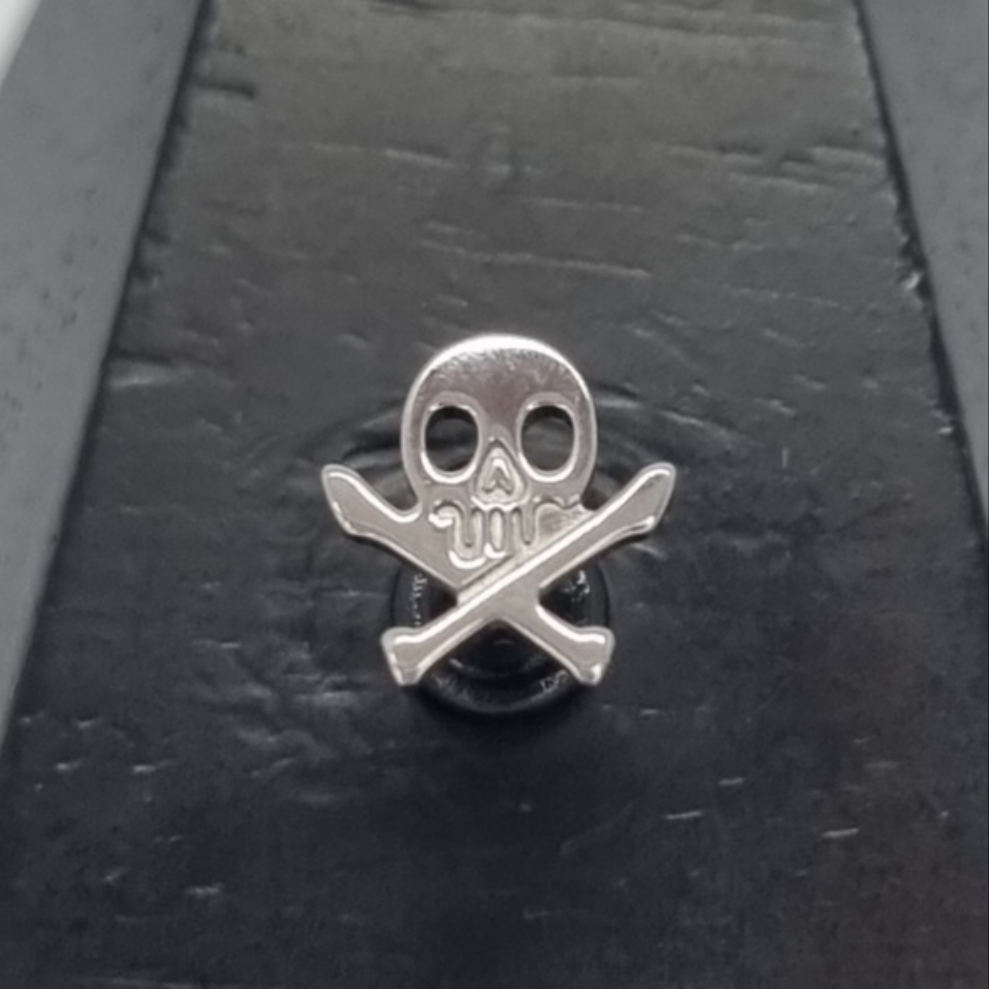 Skull & Cross Bones Solid Titanium Attachment