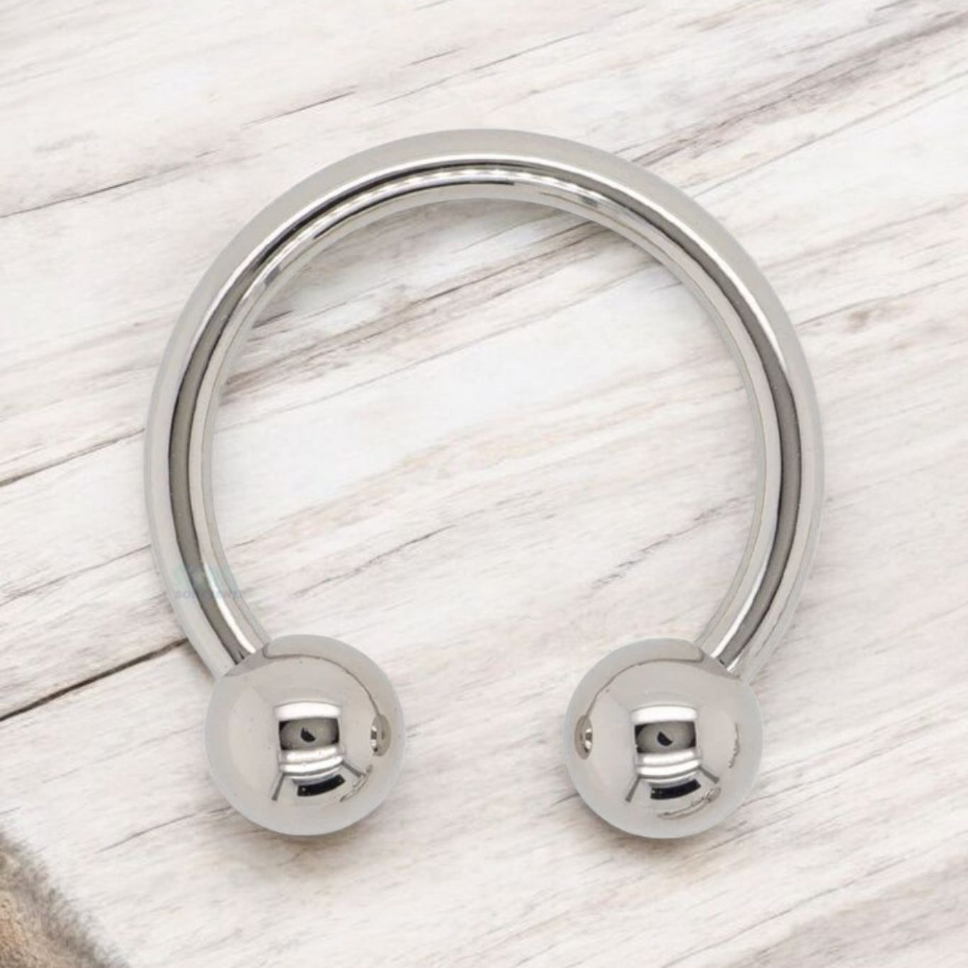 Classic Ball Titanium Circular Barbell.